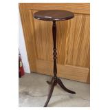 Mahogany Tripod Pedestal Stand