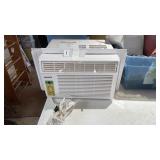 Magnavox Air conditioner 8000 BTU