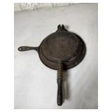 Griswold No 8 Waffle Cast Iron Pan