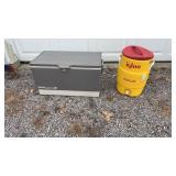 Coleman Steel Belted 80 Cooler W/ Igloo 5gal Jug