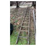 19ï¿½ Wood Ladder