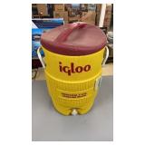 Igloo Industrial 5-Gal Drinking Water
