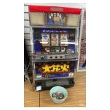 Slot Machine with Tokens- Works