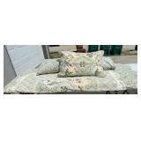 Country Pattern Quilted Twin Bed Spread, Pillows