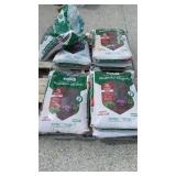 5 1/2 Bags Rubber Mulch 5 Red - 1 1:2 Brown