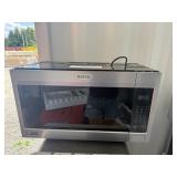 Whirlpool 1.7-cu ft Over-the-Range Microwave