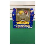 M&Mï¿½s Red & Yellow Candy Dish