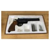 Crosman 357 CO2 Air Revolver kit