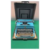 Underwood Leader Portable Typewriter