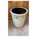 10 Gallon Crock- Has a Crack