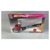 AMT 1/32 Volvo N10 & Trailer