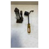 2 Ton Bottle Jack and Hub Cap Tool