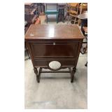 Wooden Vanity Stand