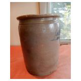 W.H. LE Hew & Co. 1 1/2 Gal. Stoneware Crock