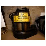 Small Simer 1 1/2" Submersible Pump