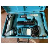 Makita Cordless Drill w/ Cordless Flashlight