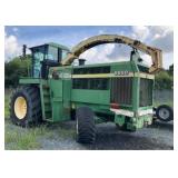 (VA) 2001 John Deere 6650 Harvester