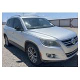 (AZ) 2011 Volkswagen Tiguan
