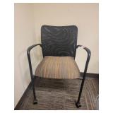 Striped Seat Mesh Back Office Chair on Wheels