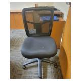 Mesh Back Memory Foam Padded Chair