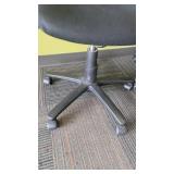 Lot of 2 Mesh Back Office Chairs