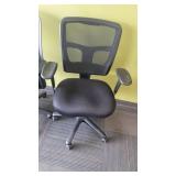 Lot of 2 Mesh Back Office Chairs