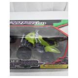 Off Road Sport Race - (2) 4-Wheelers - 1 Yellow, 1 Green