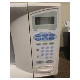 (2) Magic Chef & Frigidaire Microwave Ovens