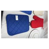 Holiday Kitchen Pot Holder Set - Texas and Christmas Theme
