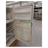 Kenmore Top Freezer Refrigerator,  White, 71182100