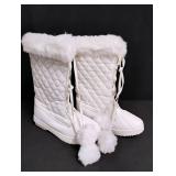 White Quilted Winter Snow Boots with Fur Trim Size 7