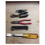 Mixed Hand Tool Set with Screwdrivers and Pliers