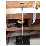 Cayant Industrial Grade Plastic Wood Snow Shovel