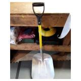 Heavy Duty Aluminum Snow Shovel with D-Grip Handle