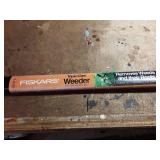 Fiskars Triple-Claw Weeder Garden Tool