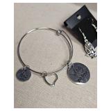 Dog Mom Charm Jewelry Set & Earrings