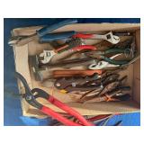 Bold Cutters/ Wire Cutters/ Pliers/ Crescent Wrench Flat of Tools- B1