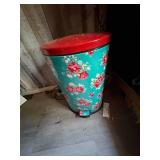 Pioneer Woman Trash Can w/ Foot Control- K