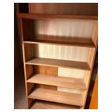5 SHELF OAK BOOKCASE- FR