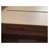 NINTENDO NES-001 CIRCA 1985 GAME SYSTEM- FR