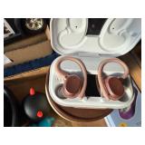 BOX OF MISCELLANEOUS INCLUDES EAR BUDS/ SMOK 7-PRIV3 300W VAPOR- NBR
