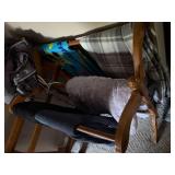 WOOD QUILT RACKS X 2/ BLANKETS- HW