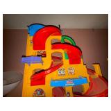 LITTLE PEOPLE CAR GARAGE- TR
