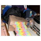 BEAN BAG CHAIRS & MISCELLANEOUS STUFFED ANIMALS- FR