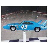Richard Petty #43 1970 Plymouth Superbird NASCAR 1:24 Diecast Model