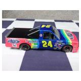 Jeff Gordon #24 DuPont Automotive Chevrolet Silverado Suoer Truck NASCAR 1:24 Diecast