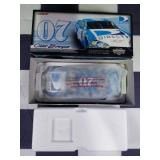 (UNUSED) Clint Bowyer #07 DirecTV NASCAR Diecast Race Car 1:24 Scale