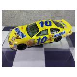 Scott Riggs #10 Nesquik NASCAR Diecast 1:24 Race Car
