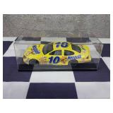 Scott Riggs #10 Nesquik NASCAR Diecast 1:24 Race Car