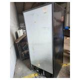 Frigidaire Top-Freezer Refrigerator - Retail: $75